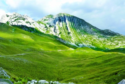 ,,Čini se da se sve moguće nijanse zelene mogu pronaći u Nacionalnom parku Durmitor" (foto: thebalkanbackpacker)