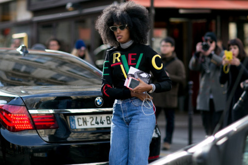Let-your-sweatshirt-steal-show