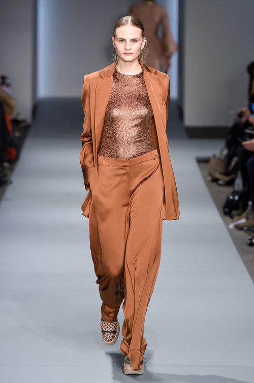 Open-Up-Top-Your-Silk-Pajamas-Complete-Sparkly-Tee-Add-Sneakers