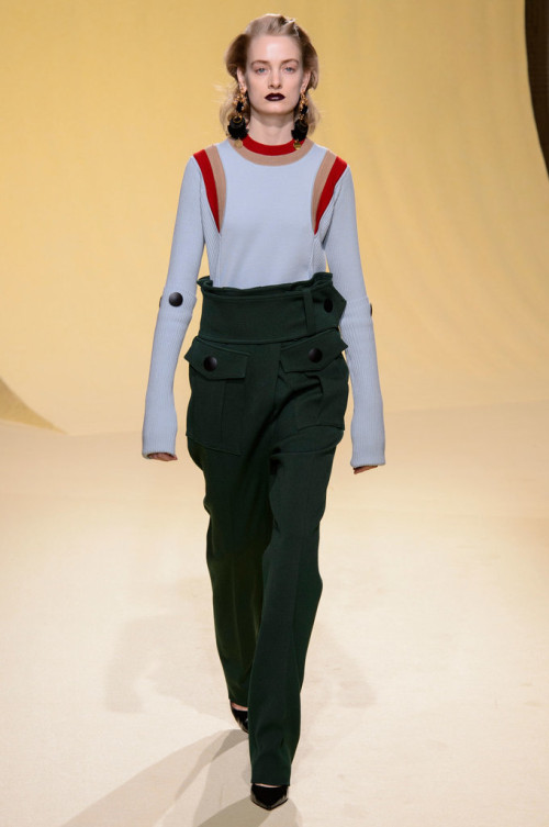 Pair-Your-Striped-Tee-Trousers-Totally-Unexpected-Shade