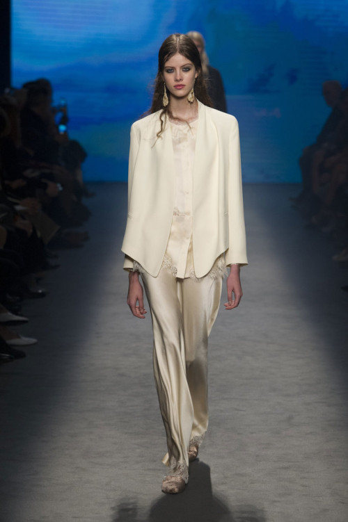 Throw-Tailored-Blazer-Over-Something-Silky-Bringing-Instant-Structure