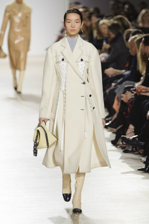 Try-Full-Outfit-Consisting-All-Different-Shades-Cream