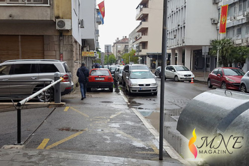 Vuka-Karadzica_nepropisno-parkirani-avtomobil