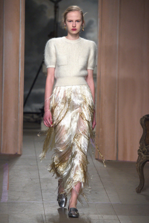 Work-Your-Favorite-Fringe-Skirt-Office-Simple-Sweater-Loafers