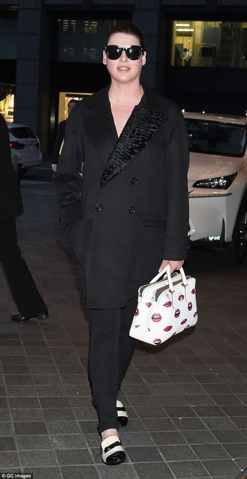 32E4FC4C00000578-0-image-a-44_1459953500970