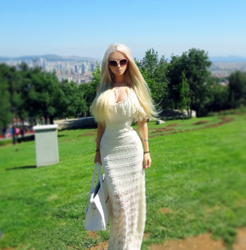 Ljudska Barbika_1000x0