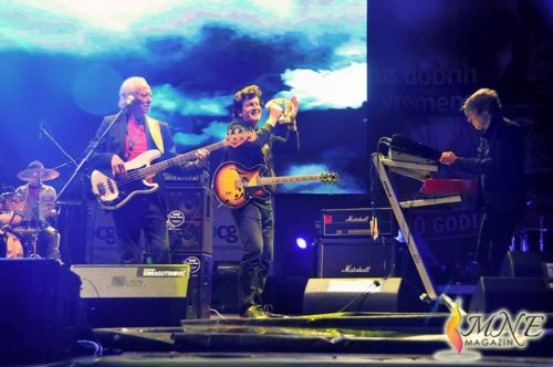 14009950_10209164703728209_712352531_n