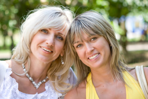 best-friends-women_omo39x