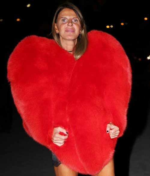 anna-dello-russo-crazy-cape